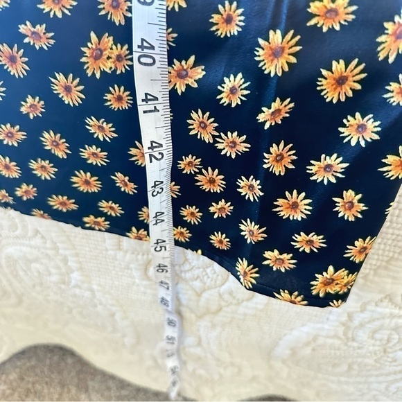 NWT WeWoreWhat 90s cowl midi dress black daisy print satin slip dress size 12 - Picture 10 of 10